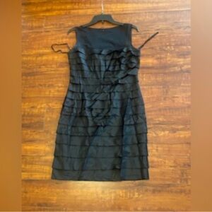 Jones New York sleeveless Tiered Cocktail Dress is a size 8.